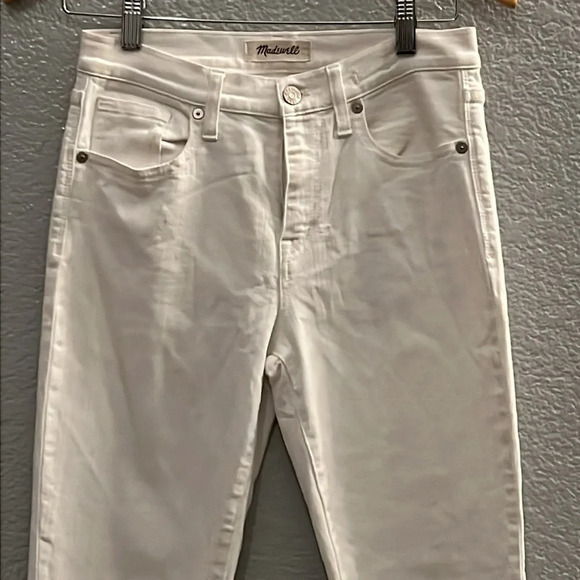 Madewell 9" High-Rise Skinny Jeans in Pure White - Picture 4 of 8